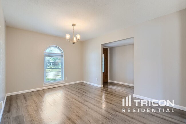 Foto del edificio - 8813 Willowbrook Dr