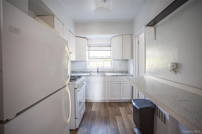 Foto del edificio - 325 Shore Rd