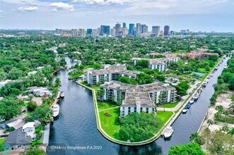 Building Photo - 1000 River Reach Dr