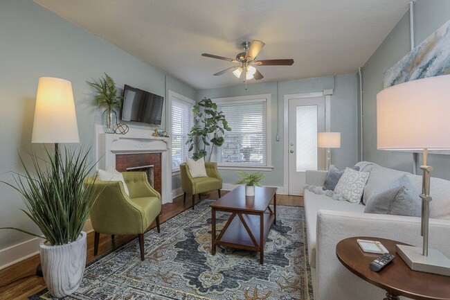 Foto del edificio - 3716 Warwick Blvd