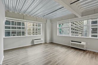 Building Photo - 55 E Lake St