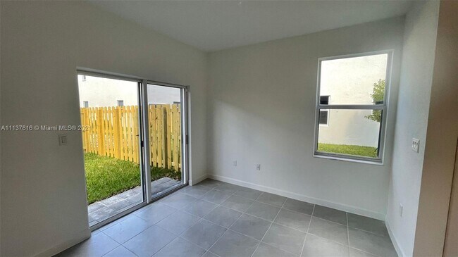 Foto del edificio - 1844 SE 27th Dr