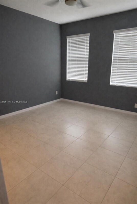 Building Photo - 1040 NW 33rd Ct