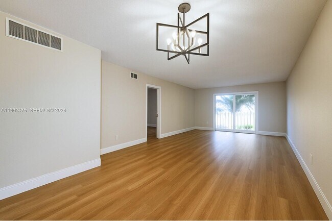 Foto del edificio - 333 NW 17th Ct