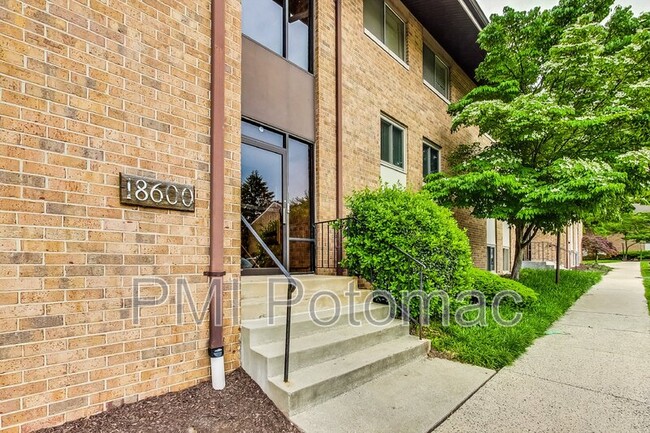 Building Photo - 18600 Walkers Choice Rd