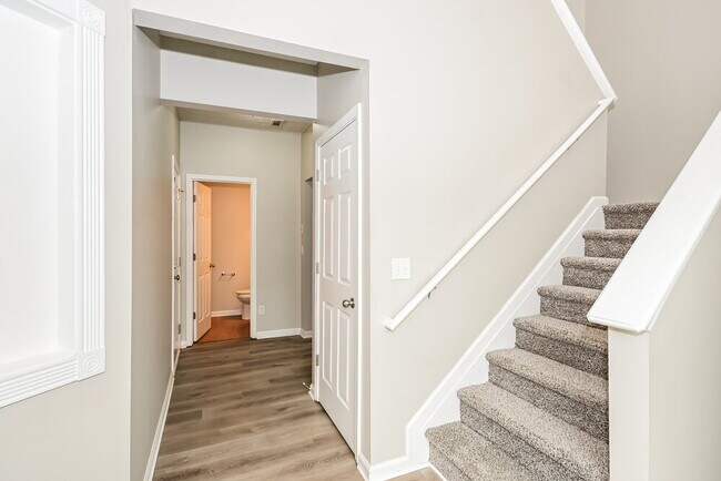 Foto del edificio - 222 Winterbury Dr