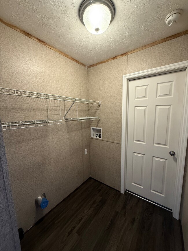 Foto del edificio - 13 Main St