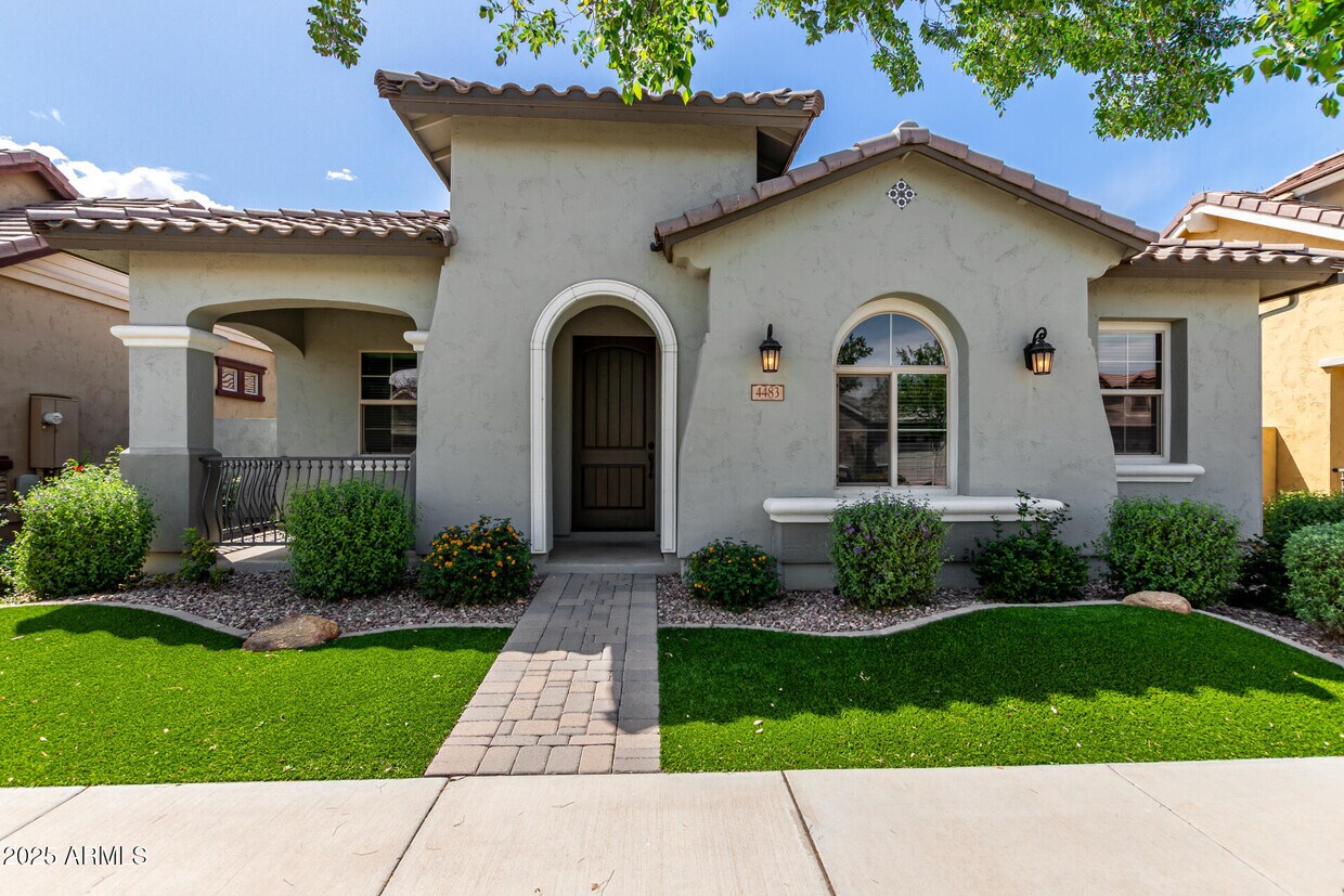 Foto principal - 4483 E Jones St