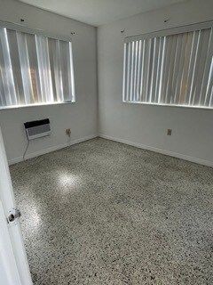 Foto del edificio - 1640 NE 127th St