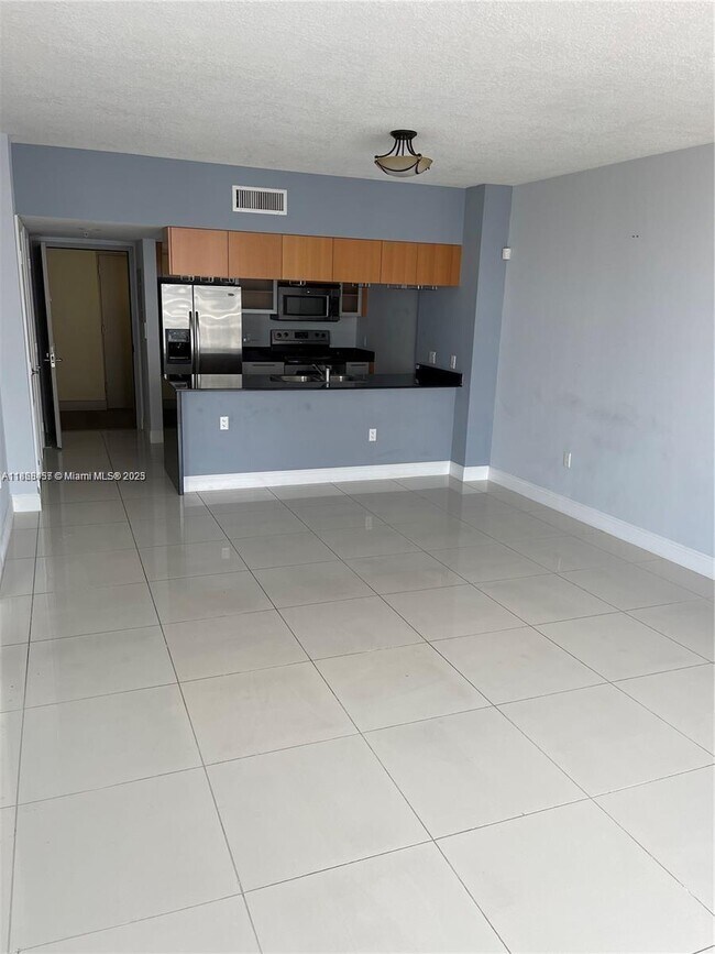 Foto del edificio - 1750 N Bayshore Dr