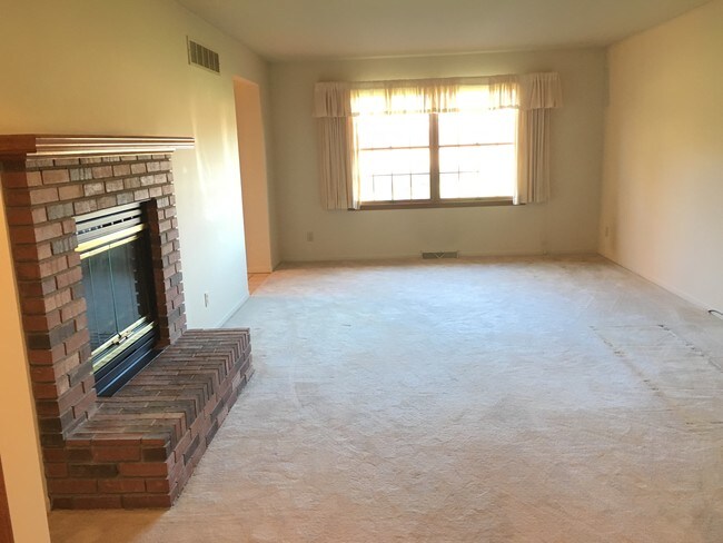 Hickory Manor Apartments Owosso Mi Large Living Room With Fireplace Hickory Manor Apartments