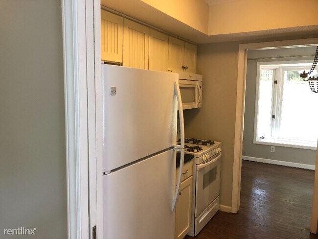 Foto del edificio - 2 br, 2 bath Townhome - 4910 Pine Cone Drive