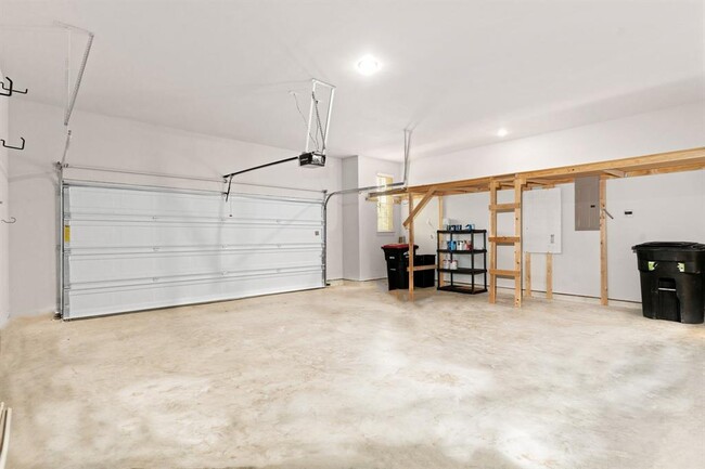 Foto del edificio - 5323 Wyatt James Ln