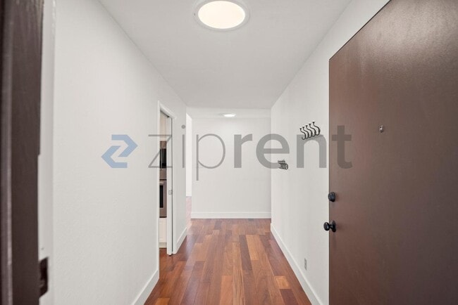 Foto del edificio - 1654 Sugarloaf Dr