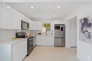 Building Photo - 813 SW 3rd Ct