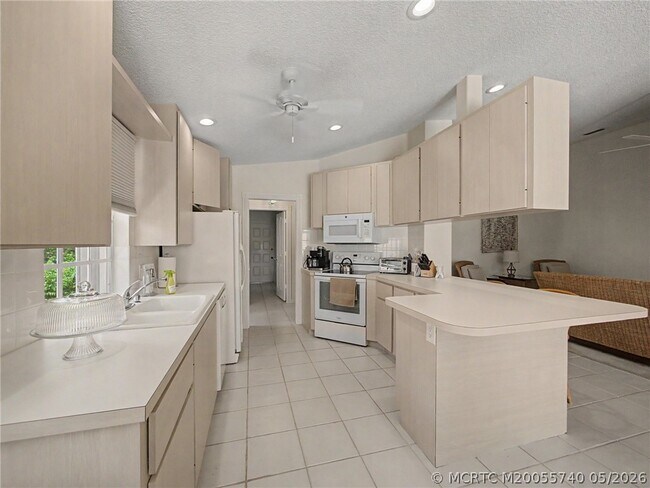 Foto del edificio - 8357 SE Double Tree Dr