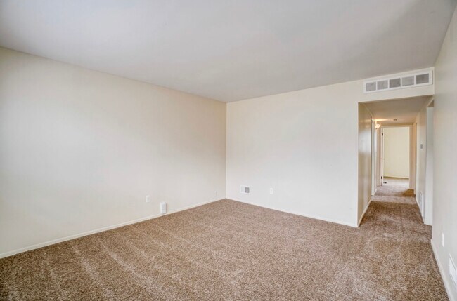 Building Photo - 12412 Georgiana Ave