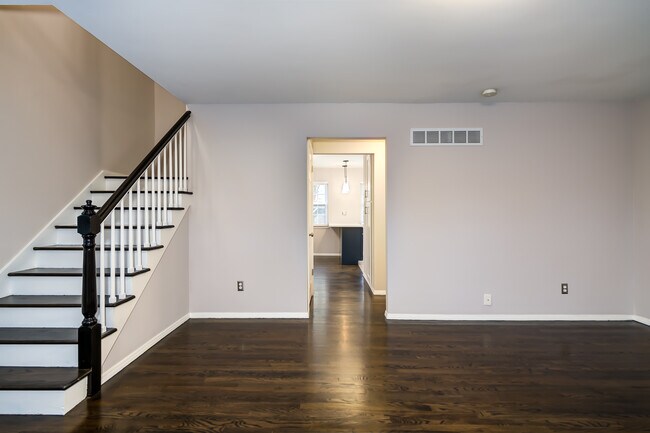 Building Photo - 412 N Harrison Ave