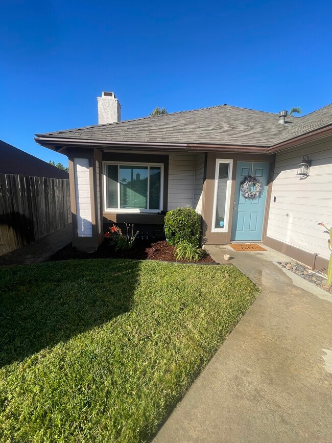 Front Door and side gate - 514 Barnett Dr