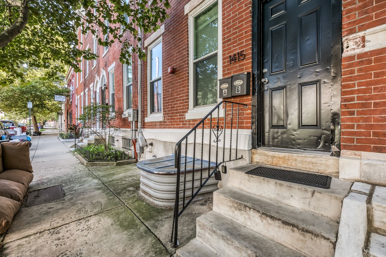 Primary Photo - 1415 N Bouvier St