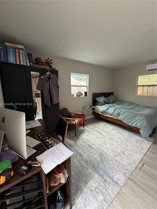 Foto del edificio - 1246 NE 110th Terrace