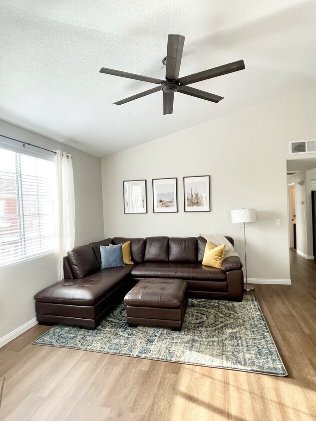 Livin - 1505 Truett St