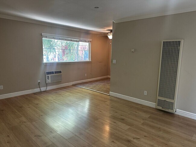Foto del edificio - Perfectly Appointed Renovated 2 Bedroom 1 Bath Condo in Santa Clara