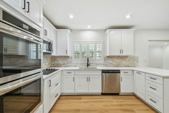 Foto del edificio - 4802 W Longfellow Ave