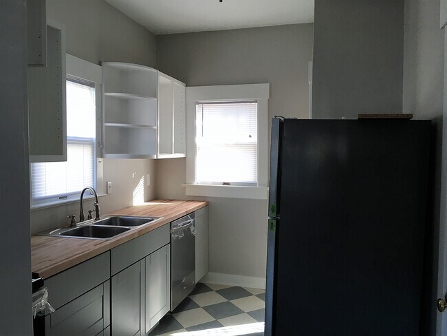 Kitchen - 1325 Harrison Avenue