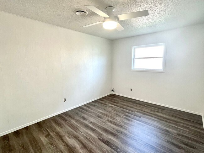 Foto del edificio - 2115 W Emma St