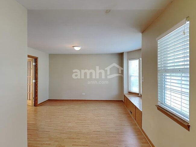 Building Photo - 2220 Falcon Dr
