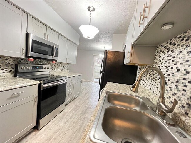 Building Photo - 3882 Mulkey Cir SW