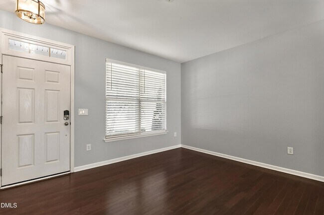 Foto del edificio - 614 Rose Laurel Ct