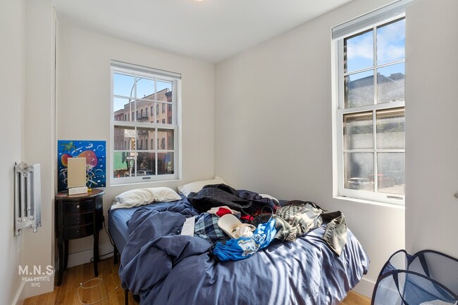 Building Photo - 329 Bleecker Street