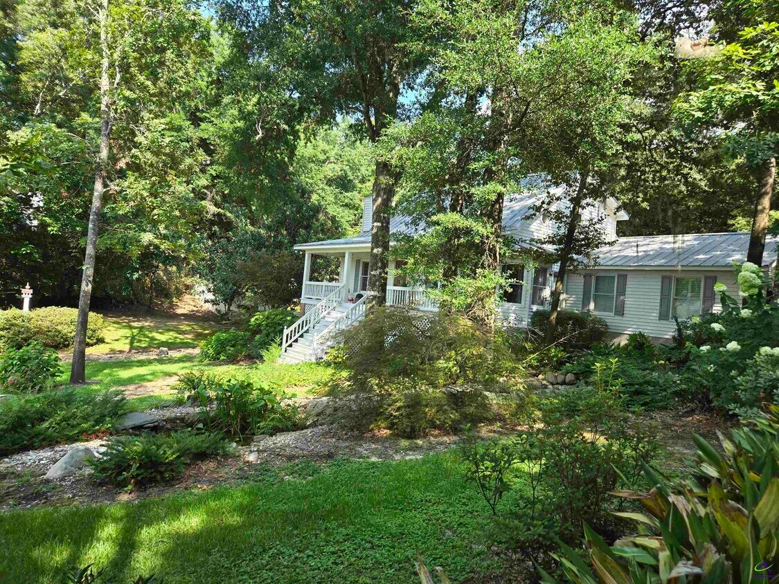 Foto principal - 217 Mossland Dr