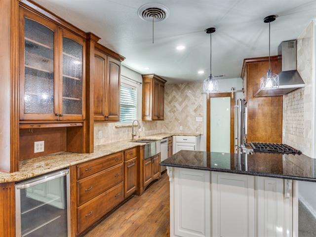 Foto del edificio - 1404 Ravenwood Dr