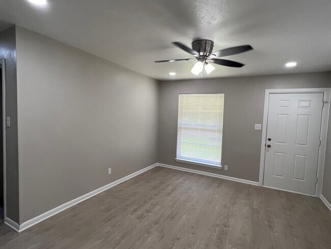 Foto del edificio - 621 Driftwood Trail