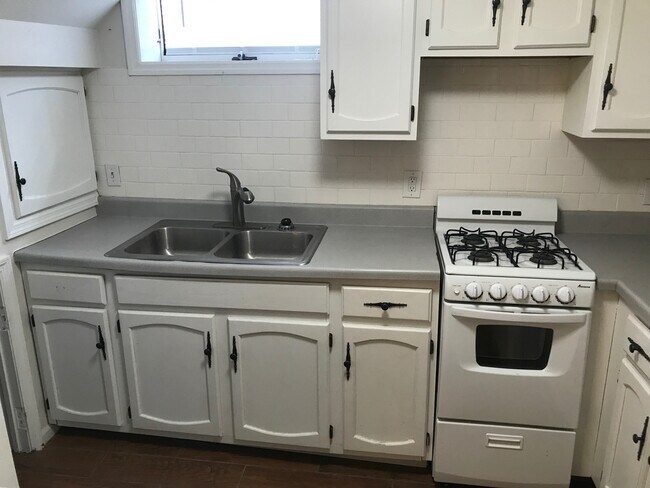 Building Photo - 2917 Jackson St