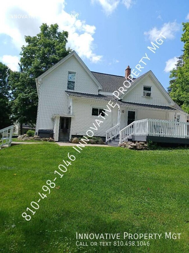 Building Photo - Beautifully finished 2 bedroom with 1 bath...