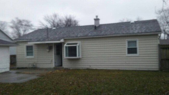 Building Photo - 7962 Birch Dr
