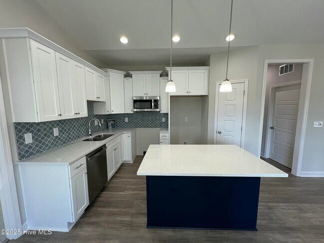 Foto del edificio - 403 Creeks Edge Dr