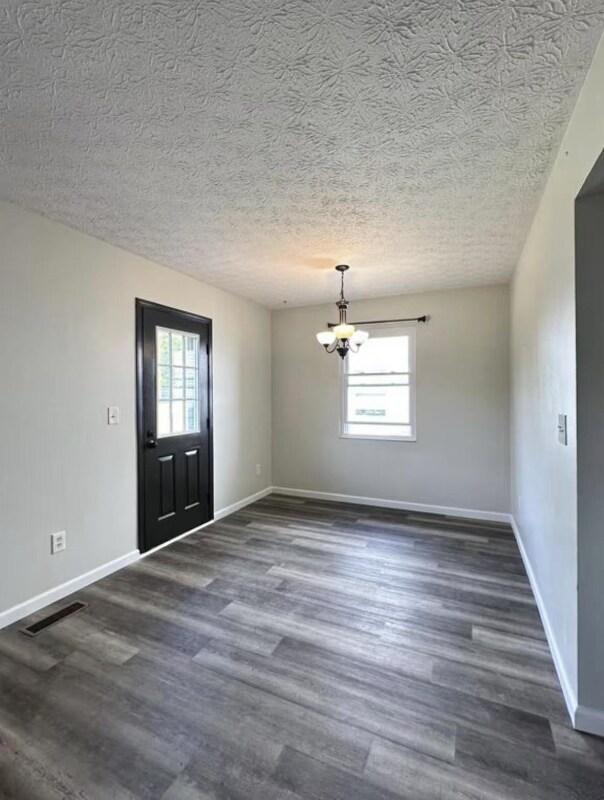 Foto del edificio - 3824 Longton Dr