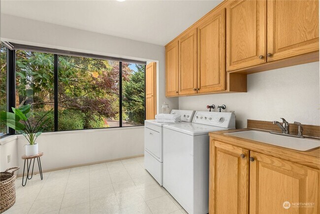Foto del edificio - 3909 NE 157th Pl