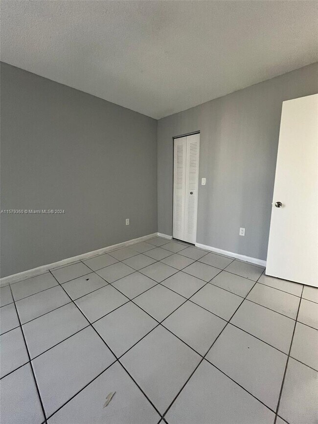 Foto del edificio - 7035 NW 186th St