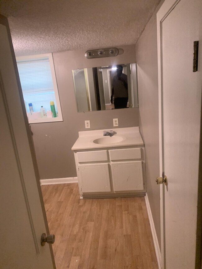 Foto del edificio - 203 Nanney Dr