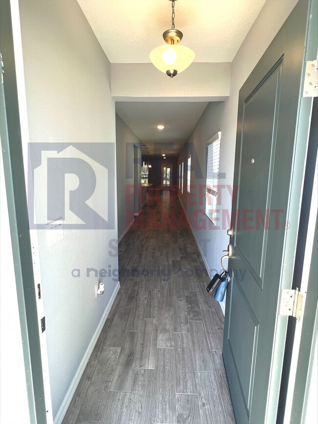 Foto del edificio - 1424 Sunset Preserve Wy