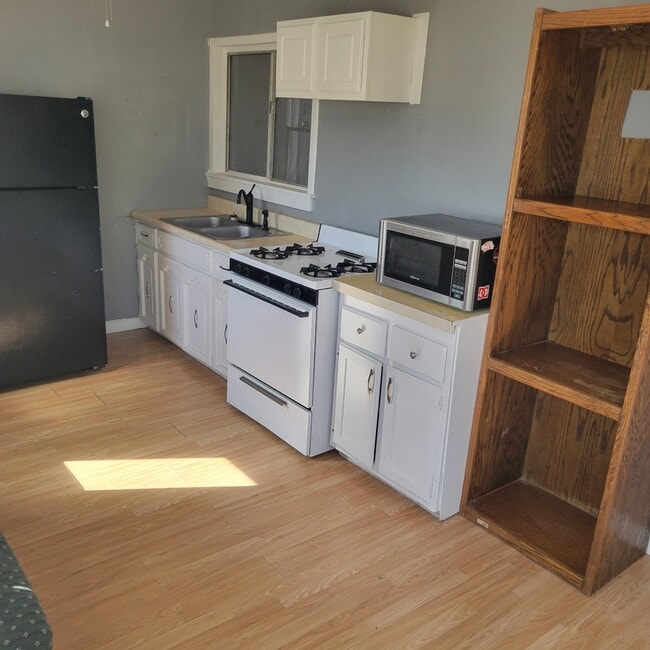 Building Photo - 4567 Calle Valle Vista