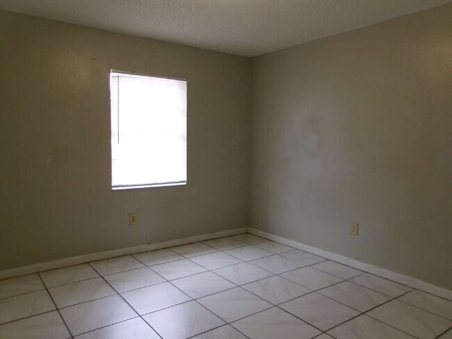 Foto del edificio - I bedroom Available in Auburndale