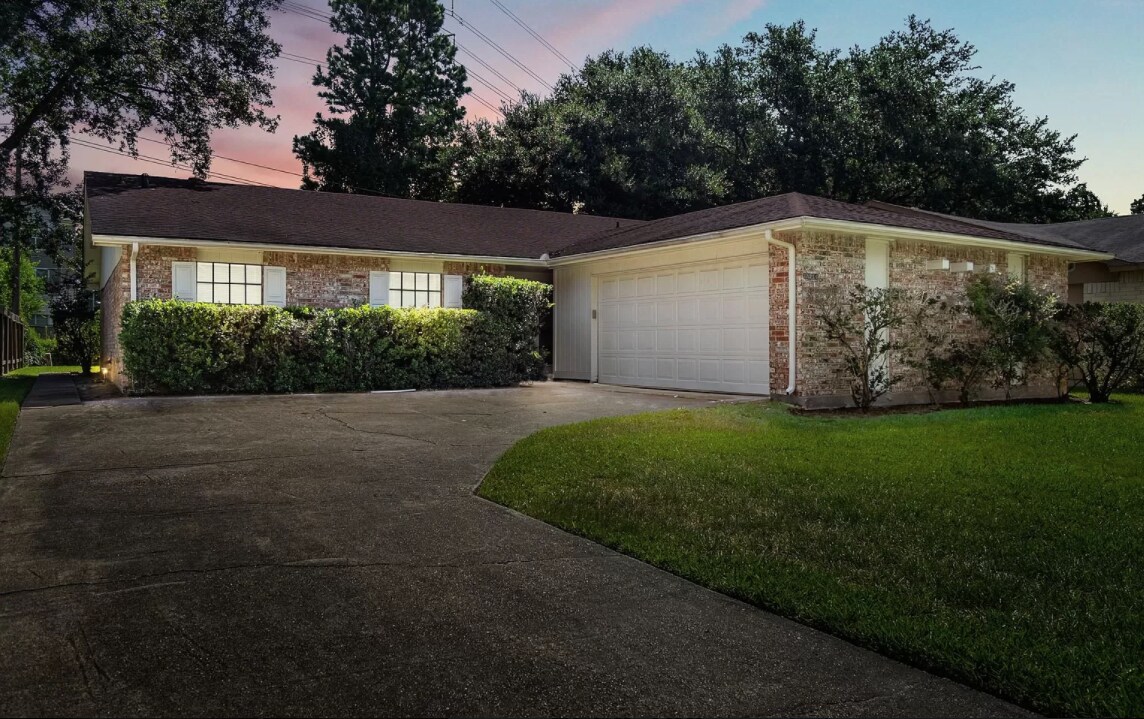 Foto principal - 18214 Mantana Dr