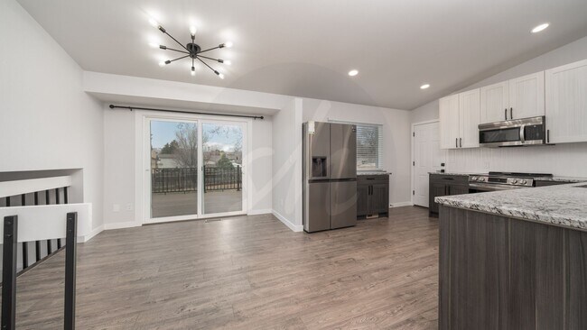 Foto del edificio - Fully Remodeled Home in Old Farm